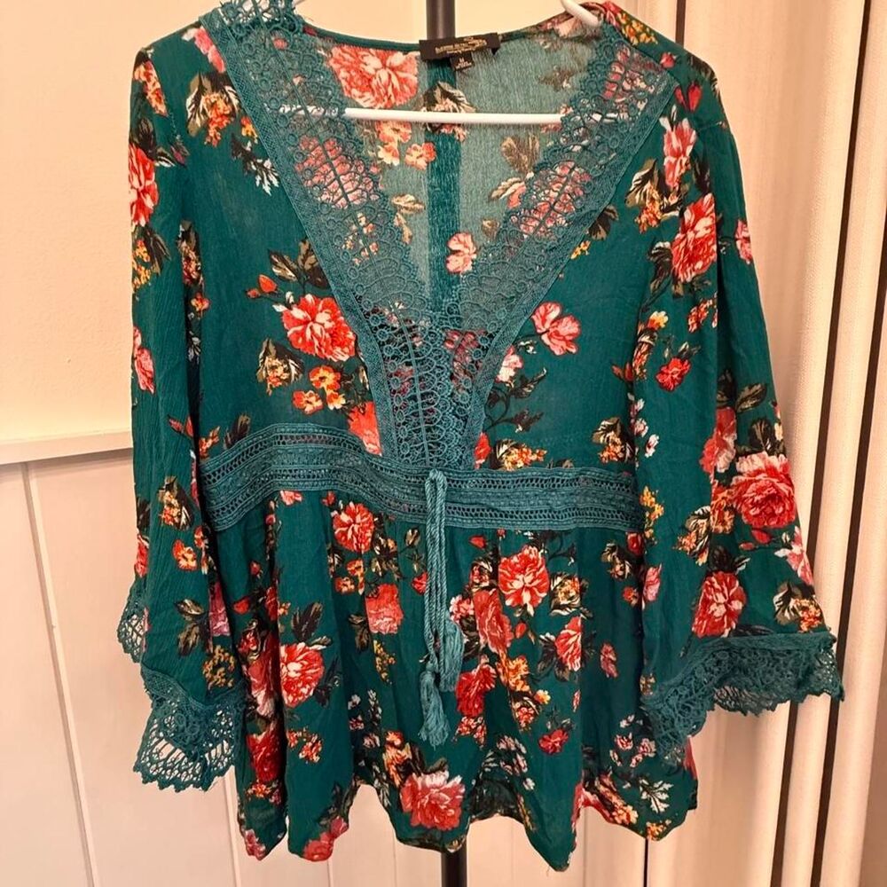 Betts Women's multi Blouse
